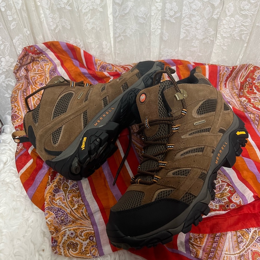 Merrell Men's “Earth” Outdoor Boots SZ: (12.5)